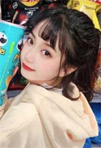 穿成炮灰后，我被反派夫人拉黑了