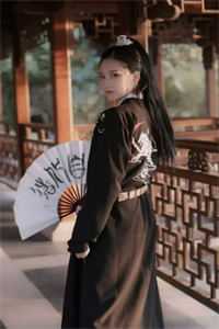 身为主角，我除了女帝老婆一无所有