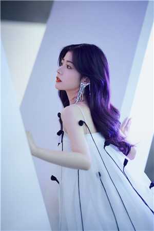 改嫁疯批太子，清冷美人她艳翻东宫
