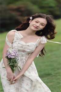 闪婚影帝，娇软甜妻暗中哄