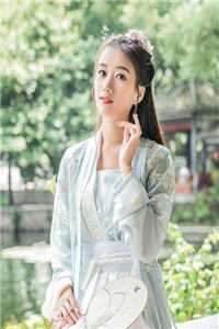 离婚后，团宠大佬疯狂掉马甲