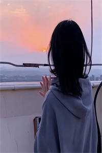 与美女房客合租后