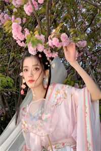 甜宝湿身撩，大佬实在把持不住！