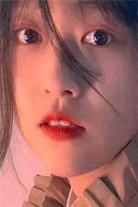 强吻女师尊后，她为我强行续命