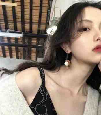 心跳失控!大叔的八块腹肌被我摸到了