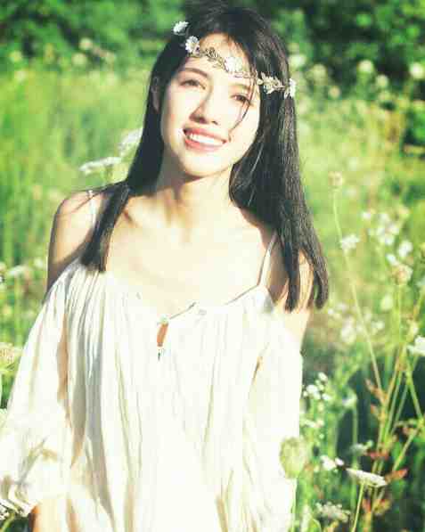 身为主角，我除了女帝老婆一无所有