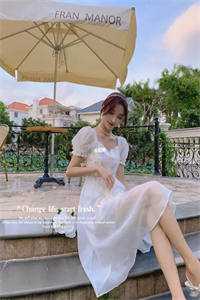 嫁给穷小子后，她成了百亿富婆