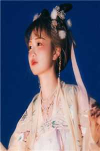 末世：让你屯物资，没让你屯女神