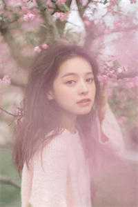 祁总，夫人又在酒吧点男模