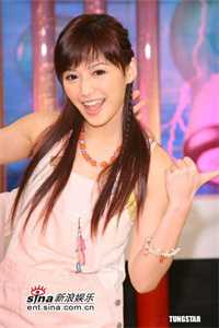 畅读全文版穿成霸总妻，我炮灰碾压女主角！