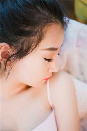 精品推介男友获影帝奖，转身表白小青梅
