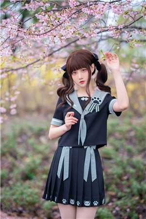 甜诱!苗疆少女出寨后成了万人迷