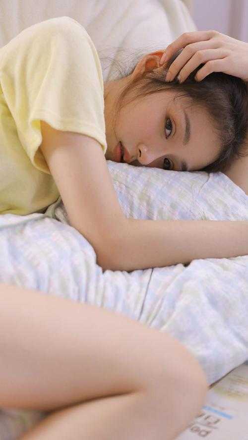 出门买夜宵，却意外捡到绝美校花宋思忆顾清晨完结文