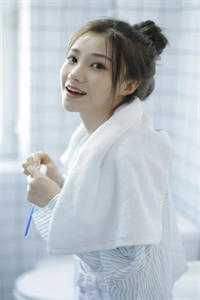 发现我真结婚后，遛我逃婚的竹马慌了周星辰谢君婉最新章节
