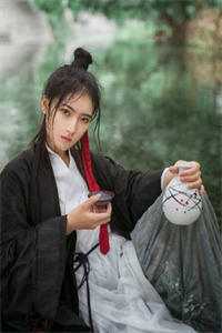 权明赫沈毓灵的小说被逼婚言情文男主后，穿越女她杀疯了免费阅读