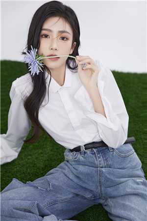 我退圈后，影后的白月光慌了全文秦昀方妍