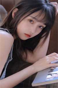赵无眠英琼楼写的小说穿成明君心尖宠，众妃谄媚我开摆