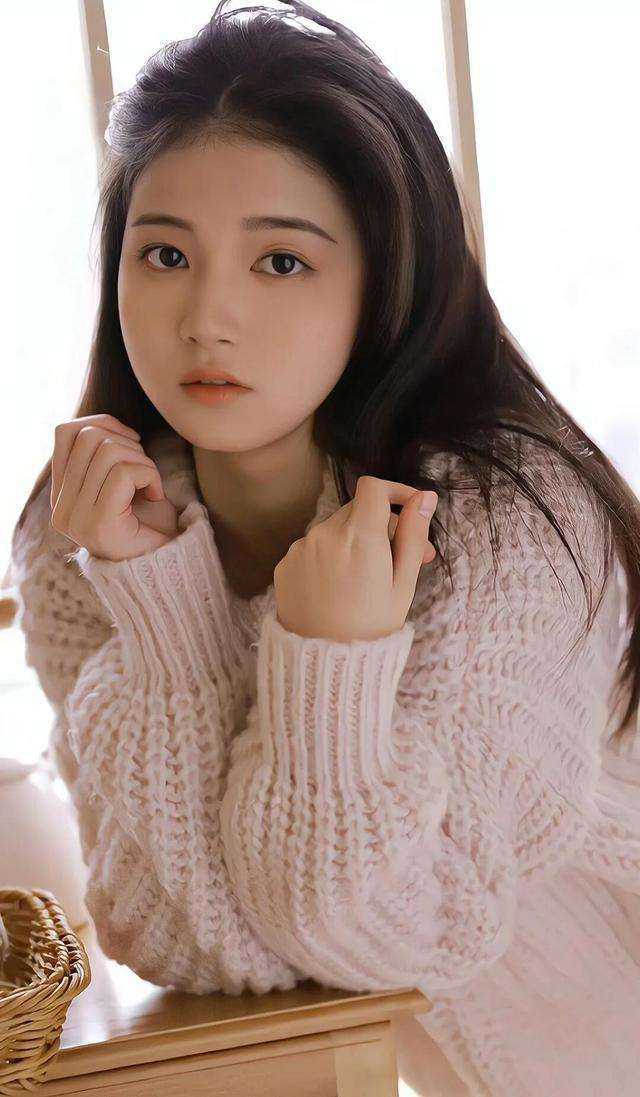 靖瑄柳妄月被逼出嫁，她成了腹黑夫君的宠妻小说全文免费阅读