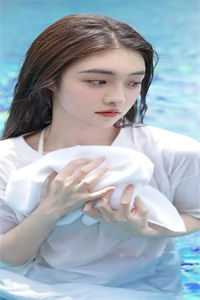 白月光给老公发性感照，离婚后他却疯了全文+后续