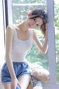 嫂子开直播，让侄女在车里晒三伏佳佳比基尼无删减+无广告