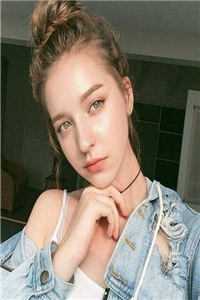 我跳下城墙后，父女俩悔哭了周思柔安安全文
