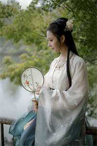 被养女扒光的瞬间，我重生了完整