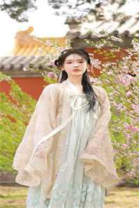 女儿生日那天,老公逼我当服务生番外