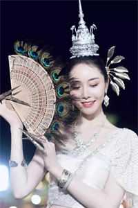 老婆为白月光豪掷一个亿买股，却不知我是股票大神TXT