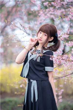 五一假期，闺蜜执意要去荒山拍素材无错版