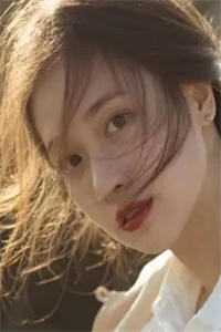 见义勇为救下被家暴的妇女后，整个小区的人被她起诉了结局