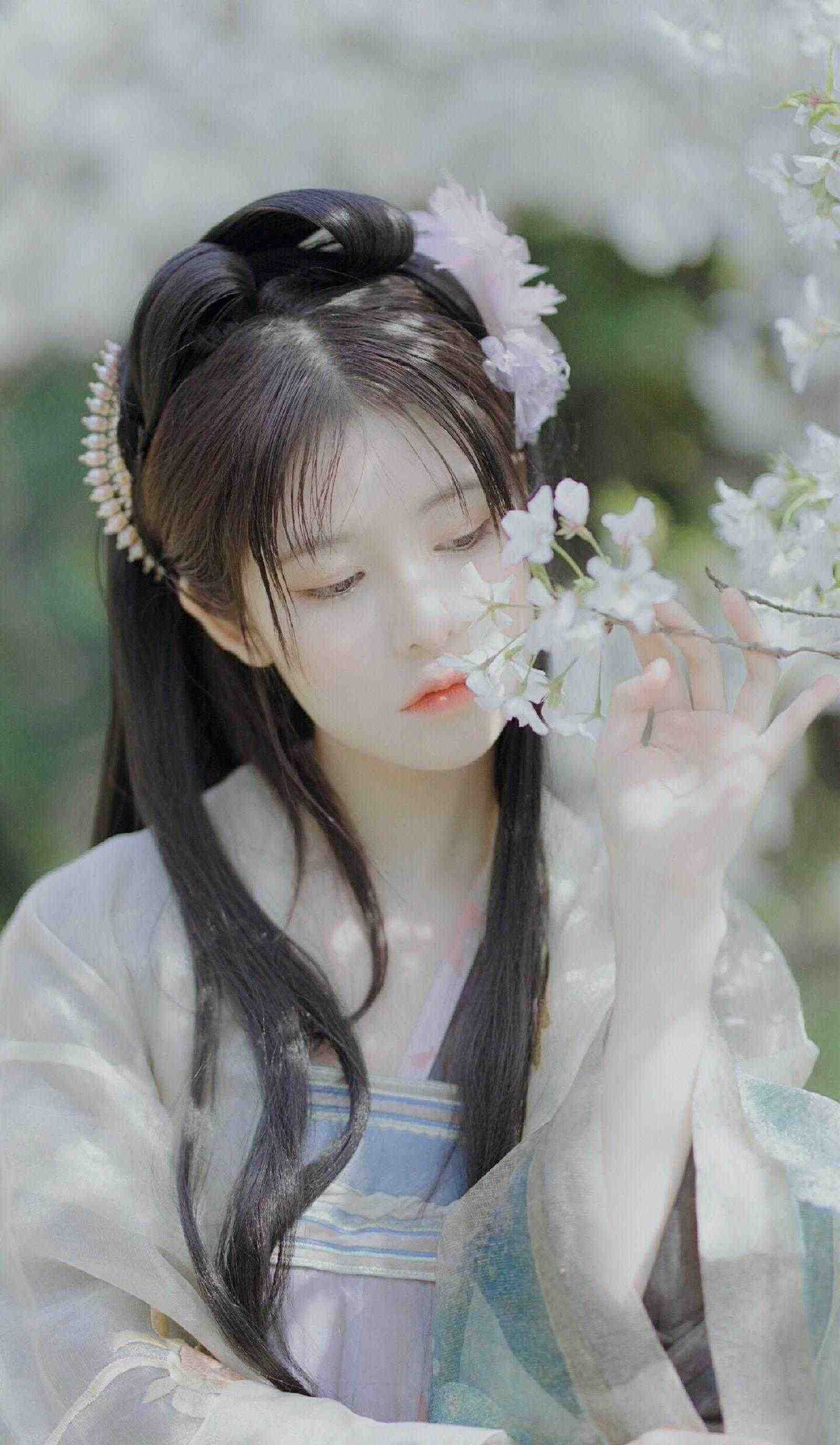 爸妈给儿媳的传家玉镯，被妻子戴在了助理的狗身上全新